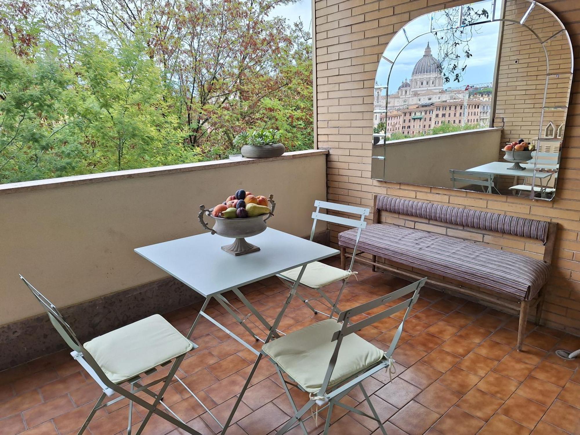 Delmirani'S Book Apartments - Vatican View Рим Екстер'єр фото